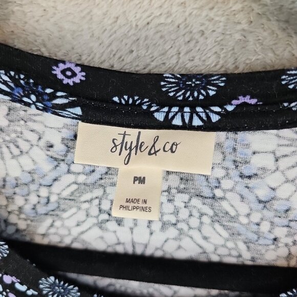 Style & Co Twist Front Top Womens Size PM Black Blue Floral Rayon Stretch Knit - Picture 3 of 7